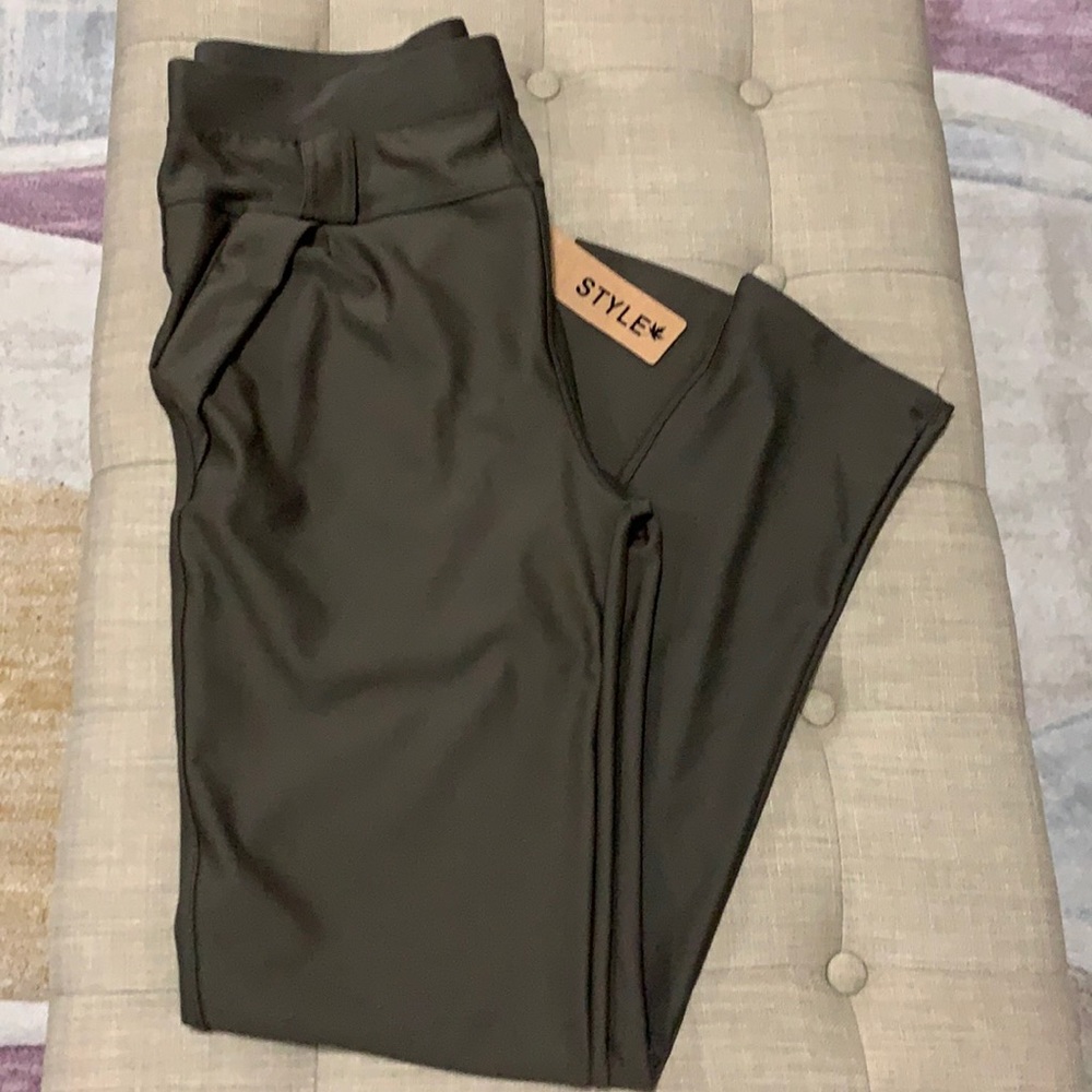 Style Woman’s Pants.